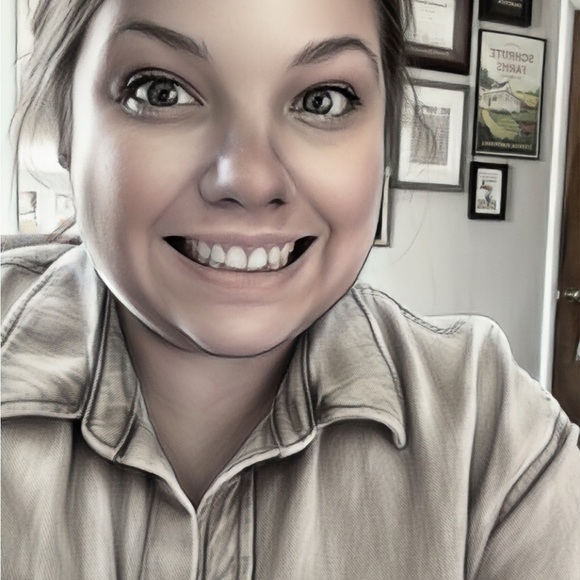 Meet your Posher, Kristina - Picture 4 of 4